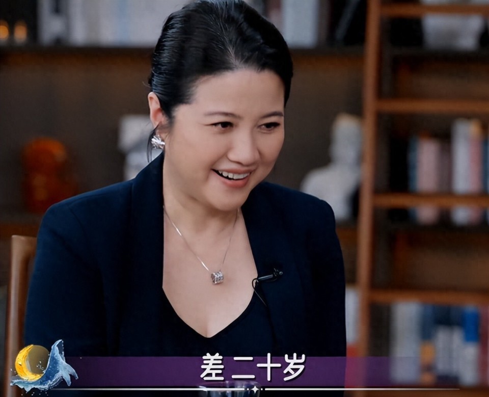 电影节红毯太真实，颜丙燕脸肿，郭采洁副乳尴尬，梅婷大黑眼袋-第18张图片-旧杳电影网