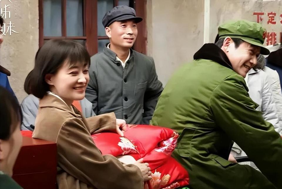 电影节红毯太真实，颜丙燕脸肿，郭采洁副乳尴尬，梅婷大黑眼袋-第23张图片-旧杳电影网