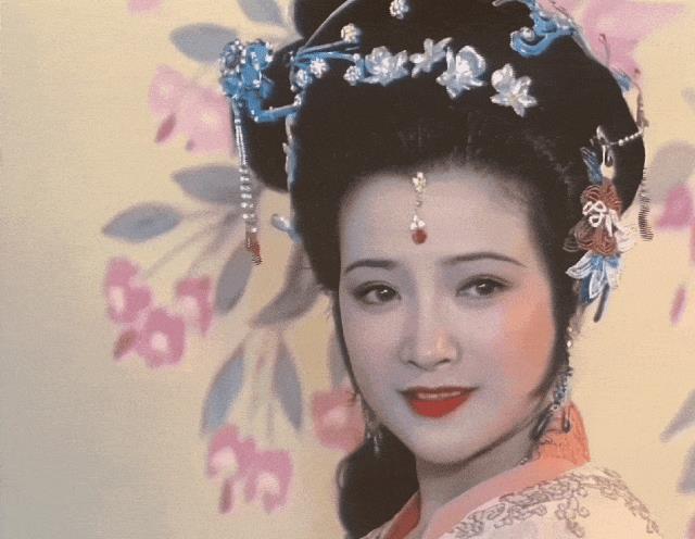 何晴告别仪式，影迷现场送别，儿子许何追忆母亲，许亚军疑似现身-第22张图片-旧杳电影网