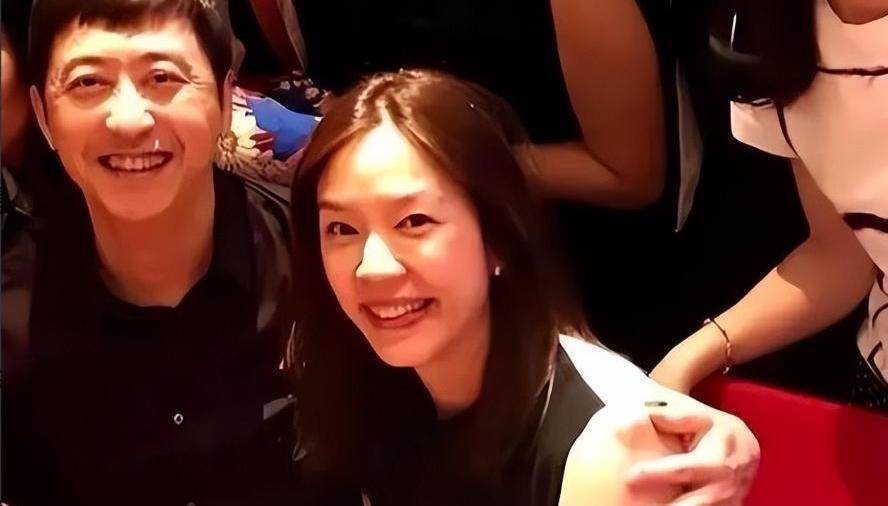 庾澄庆再婚低调甜蜜，伊能静拥新家庭：那些年错过的，时光给了答案-第1张图片-旧杳电影网