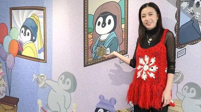 甘比、刘銮雄同框，家庭地位反转！她不背爱马仕，织毛衣做自己…-第1张图片-旧杳电影网