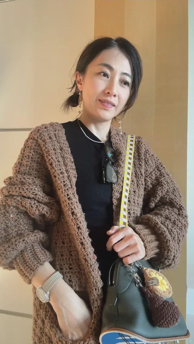 甘比、刘銮雄同框，家庭地位反转！她不背爱马仕，织毛衣做自己…-第55张图片-旧杳电影网