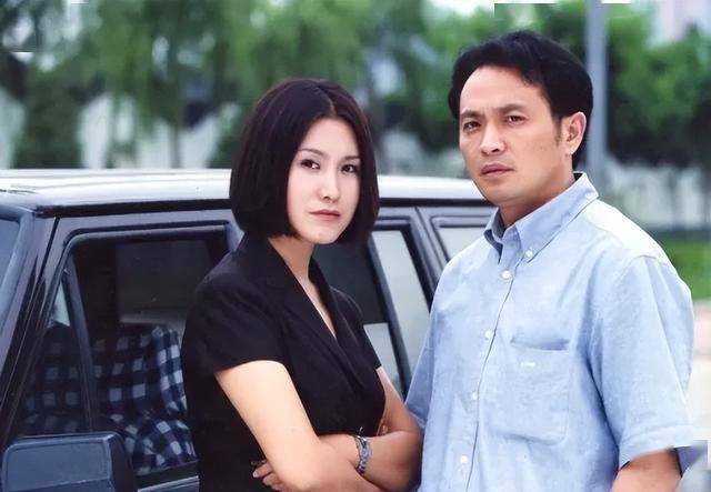 36岁嫁人，46岁守寡，嫁大23岁导演的王茜，已经走上另一条大道-第1张图片-旧杳电影网