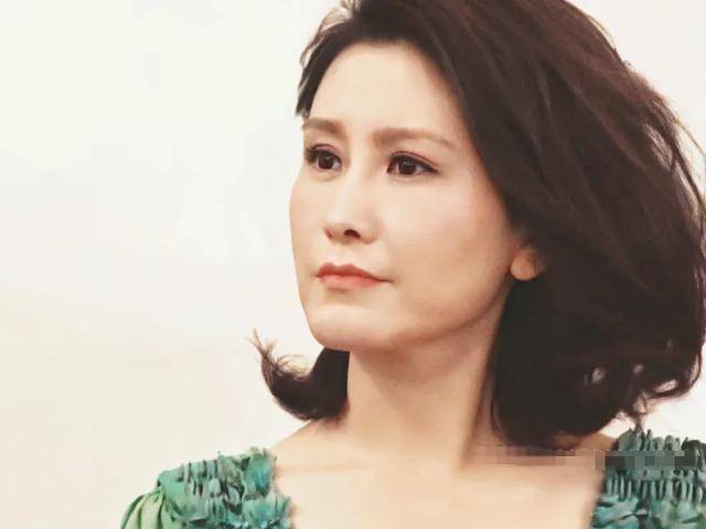 36岁嫁人，46岁守寡，嫁大23岁导演的王茜，已经走上另一条大道-第5张图片-旧杳电影网