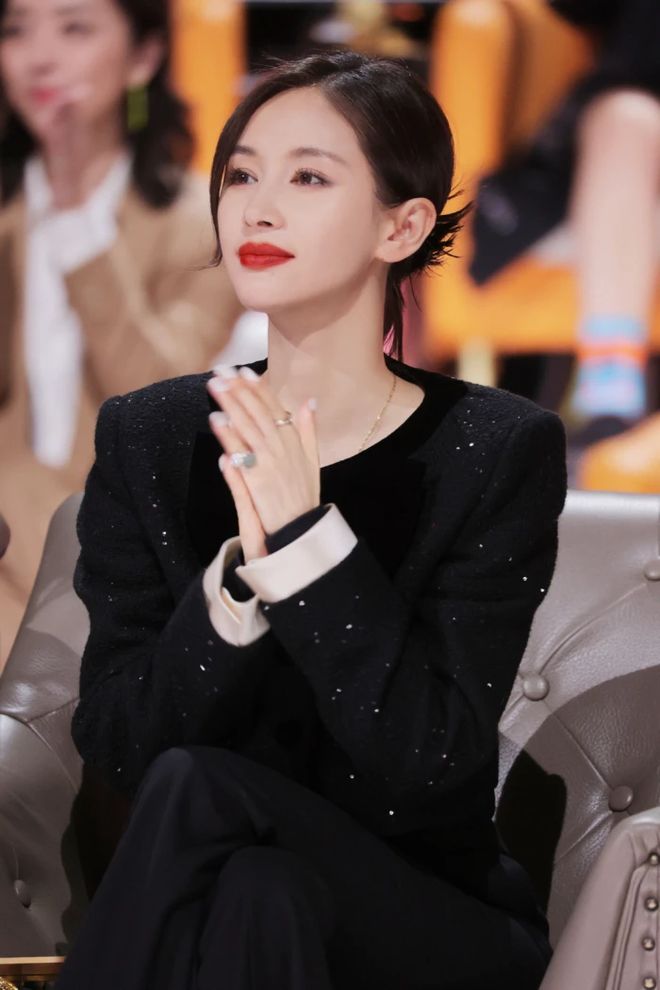 分手后，她事业更好了？-第1张图片-旧杳电影网