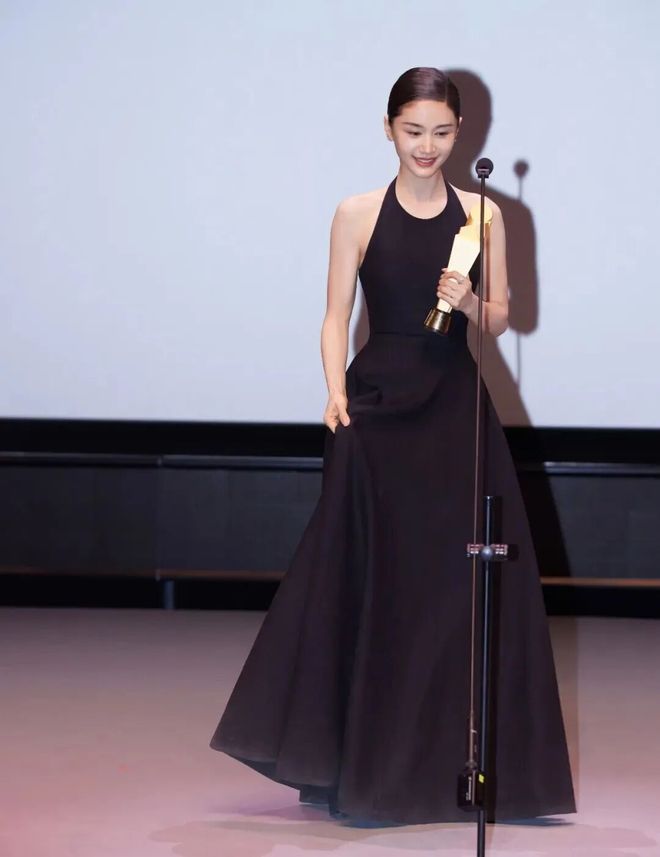 分手后，她事业更好了？-第21张图片-旧杳电影网