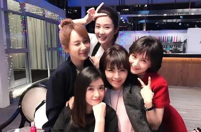 分手后，她事业更好了？-第28张图片-旧杳电影网