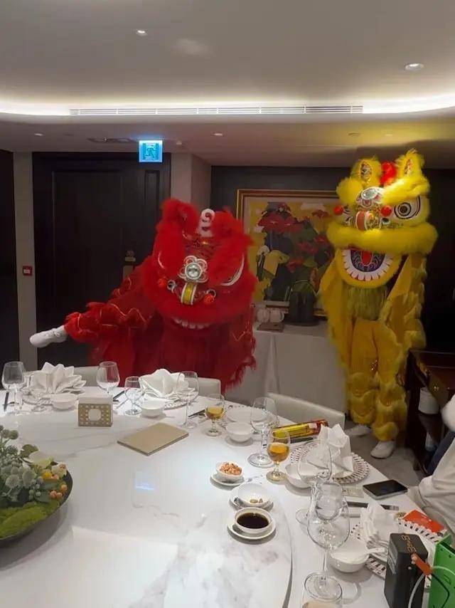 十优港姐成为妈妈后第一个生日，型男老公赞老婆“美若天仙”-第6张图片-旧杳电影网