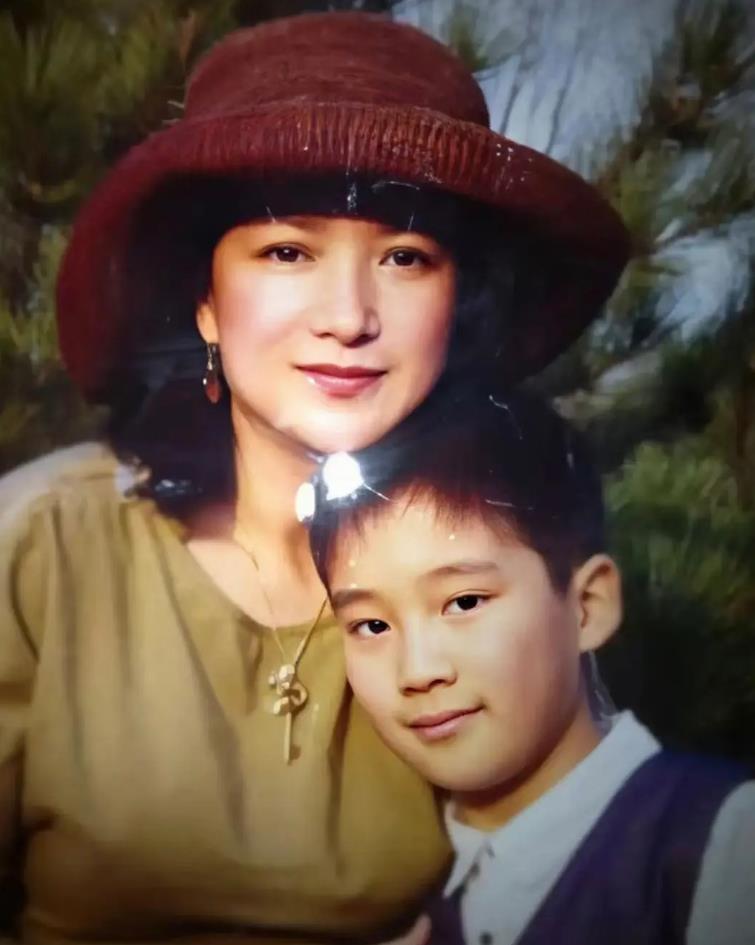 何晴生前最大谣言！没有再婚嫁廖京生，唯一一段婚姻是和许亚军-第10张图片-旧杳电影网