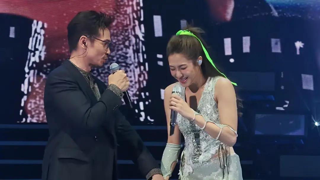 41岁前TVB花旦广州开演唱会，两届视帝惊喜现身开金口唱歌-第6张图片-旧杳电影网