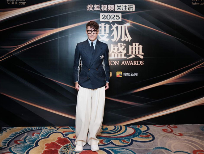 刘晓庆获年度魅力人物 黄圣依刘奕君等盛装亮相-第3张图片-旧杳电影网