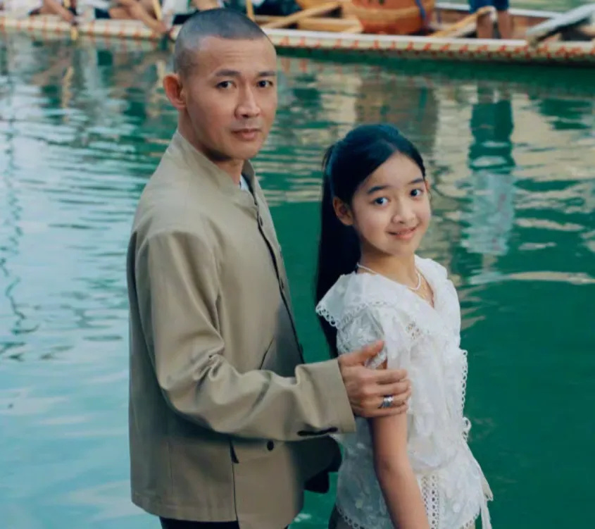 聂远不让女儿雨天上学,黄磊女儿满口错别字,怪不得星二代要进圈-第20张图片-旧杳电影网 聂远不让女儿雨天上学,黄磊女儿满口错别字,怪不得星二代要进圈-第20张图片-旧杳电影网