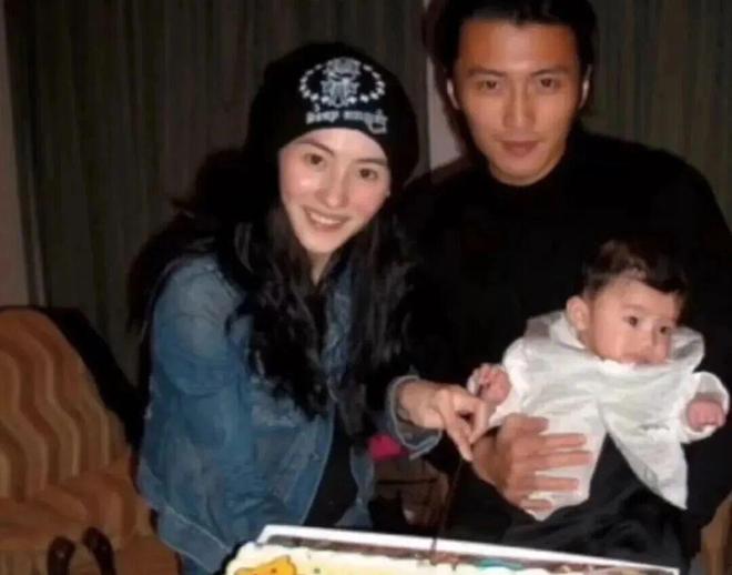 谢振轩,终为父母的失败婚姻买了单,谢霆锋的上亿家产也难抚伤痛_1-第2张图片-旧杳电影网 谢振轩,终为父母的失败婚姻买了单,谢霆锋的上亿家产也难抚伤痛_1-第2张图片-旧杳电影网