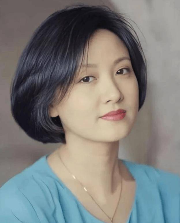 68岁邓婕：离婚协议成她一生的痛，继子不争气，养女越长越像丈夫！-第6张图片-旧杳电影网