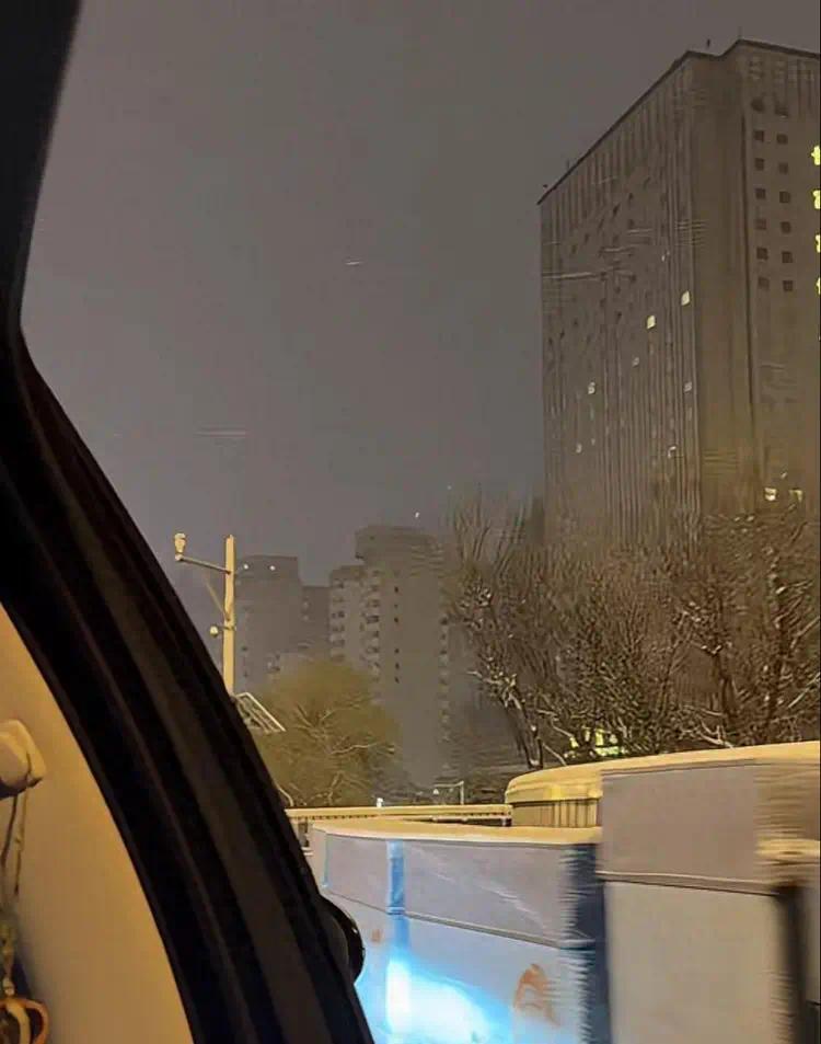 小菲晒北京雪景!背景音乐是大S好朋友的歌!网友:你还是想念她-第1张图片-旧杳电影网 小菲晒北京雪景!背景音乐是大S好朋友的歌!网友:你还是想念她-第1张图片-旧杳电影网