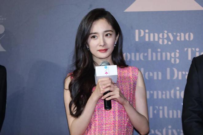 给2025年“演技最好10位女演员”排个名，秦海璐第3，第1实至名归-第5张图片-旧杳电影网