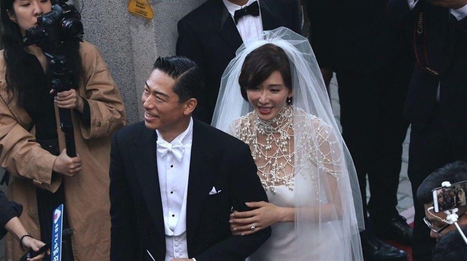 嫁日6年,51岁林志玲近况曝光,面相大变状态差彻底日化难回头-第9张图片-旧杳电影网 嫁日6年,51岁林志玲近况曝光,面相大变状态差彻底日化难回头-第9张图片-旧杳电影网