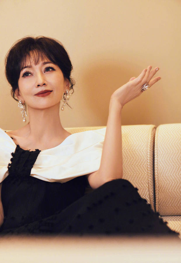 冻龄女神赵雅芝！71岁歪头浅笑超迷人 气质端庄韵味十足-第4张图片-旧杳电影网