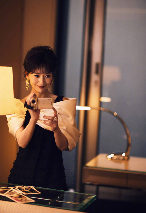 冻龄女神赵雅芝！71岁歪头浅笑超迷人 气质端庄韵味十足-第6张图片-旧杳电影网