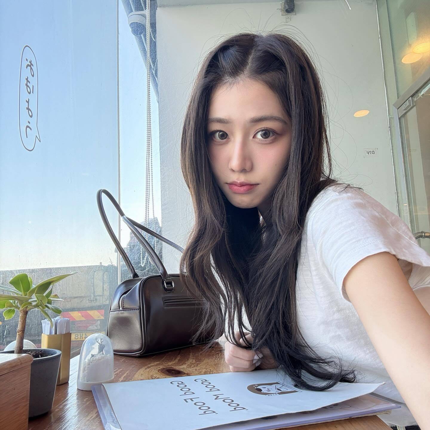 23岁前港姐冠军被质疑再次整容，样貌跟以前比真的变化很大-第2张图片-旧杳电影网