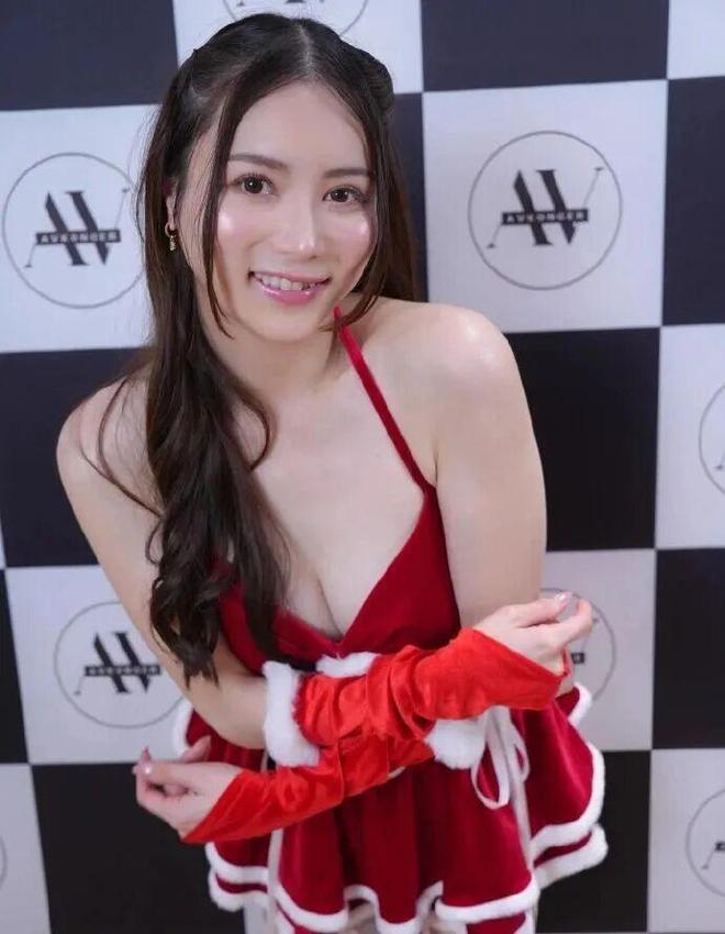 白峰的香港粉丝见面会，真人很抗打-第6张图片-旧杳电影网