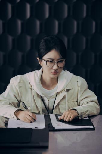 《剥茧》定档12月29日 罗云熙携手刘雅瑟、江奇霖共破六大奇案-第13张图片-旧杳电影网