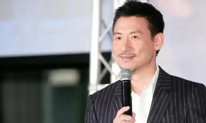 64岁张学友手掌诡异蜡黄，排除沾染香灰，医生的话让无数粉丝破防-第1张图片-旧杳电影网