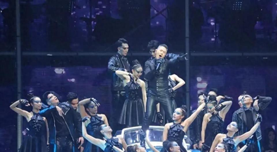 64岁张学友手掌诡异蜡黄，排除沾染香灰，医生的话让无数粉丝破防-第4张图片-旧杳电影网