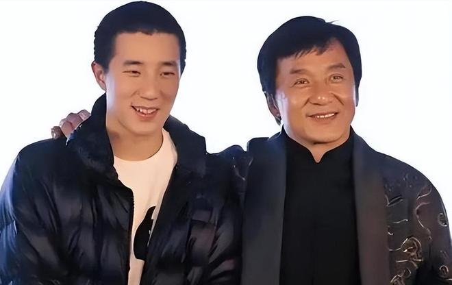 钱再多有什么用？名利双收的成龙，每天为43岁的儿子操碎了心！-第9张图片-旧杳电影网