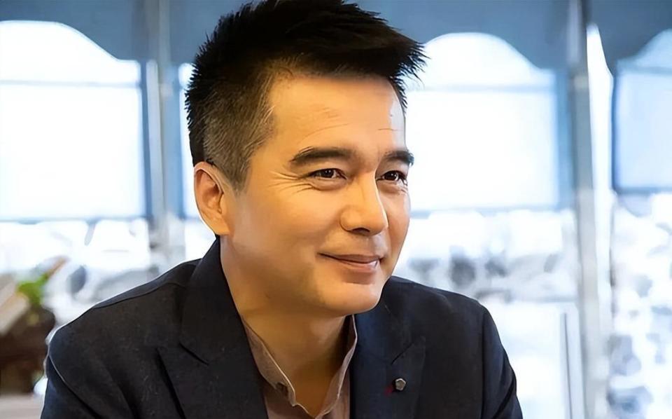 四婚三离,两任前妻离世,61岁的他藏着不为人知的深情与争议!-第5张图片-旧杳电影网 四婚三离,两任前妻离世,61岁的他藏着不为人知的深情与争议!-第5张图片-旧杳电影网