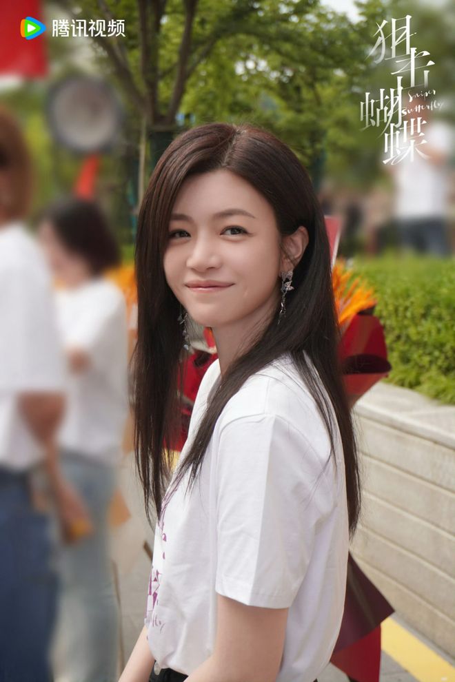 相差19岁，全网却嗑疯了？-第7张图片-旧杳电影网