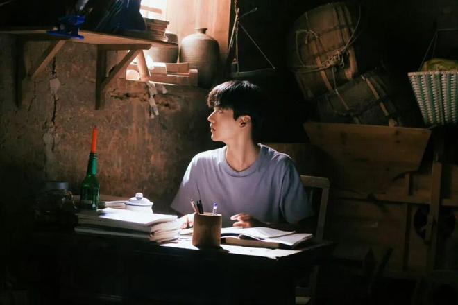 相差19岁，全网却嗑疯了？-第15张图片-旧杳电影网