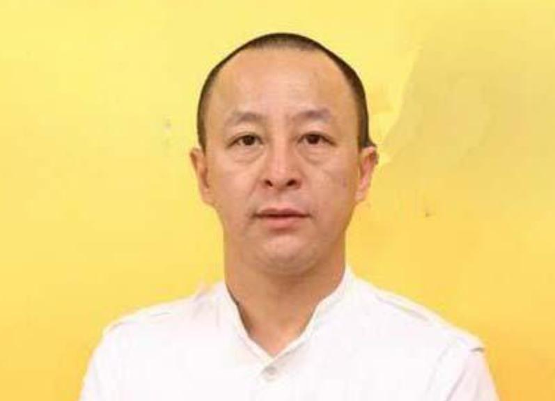 59岁田震近况曝光，戴假发化清纯妆，优雅现身和之前简直判若两人-第16张图片-旧杳电影网