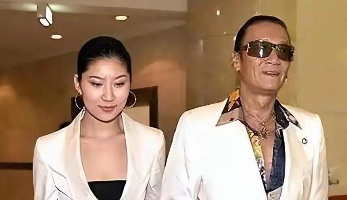 相差49岁情缘再被提！谢贤前女友首曝恋情细节：他如兄如父!-第3张图片-旧杳电影网