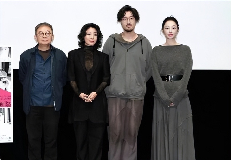 齐溪小腹隆起疑怀3胎！肚大如萝给妈妈庆生，和王传君已有俩女儿-第10张图片-旧杳电影网