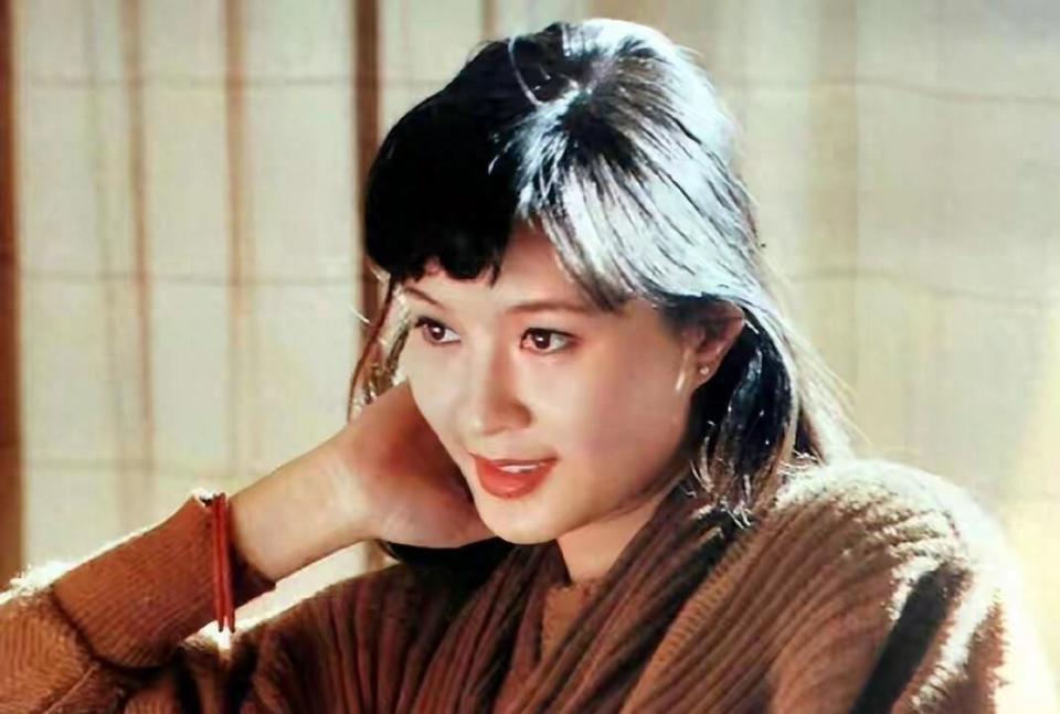 7岁演戏成北电校花，两段婚姻皆遇挫，如今她的幸福在女儿身上延续-第6张图片-旧杳电影网