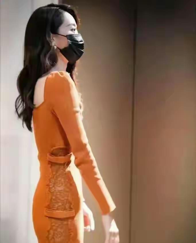 天呐,张小斐已经瘦得薄薄一片了,喜剧演员也需要保持身材吗-第4张图片-旧杳电影网 天呐,张小斐已经瘦得薄薄一片了,喜剧演员也需要保持身材吗-第4张图片-旧杳电影网