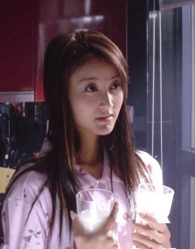 恋上已婚男,闪婚闪离,35岁嫁初婚老公,44岁的她新剧一秒圈粉!-第6张图片-旧杳电影网 恋上已婚男,闪婚闪离,35岁嫁初婚老公,44岁的她新剧一秒圈粉!-第6张图片-旧杳电影网