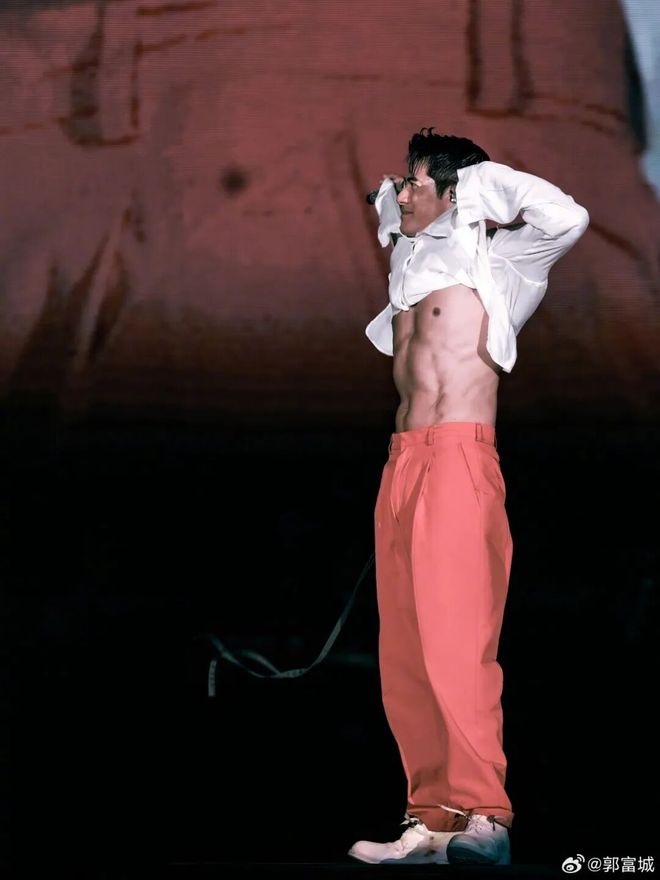 郭富城,裂变-第9张图片-旧杳电影网 郭富城,裂变-第9张图片-旧杳电影网