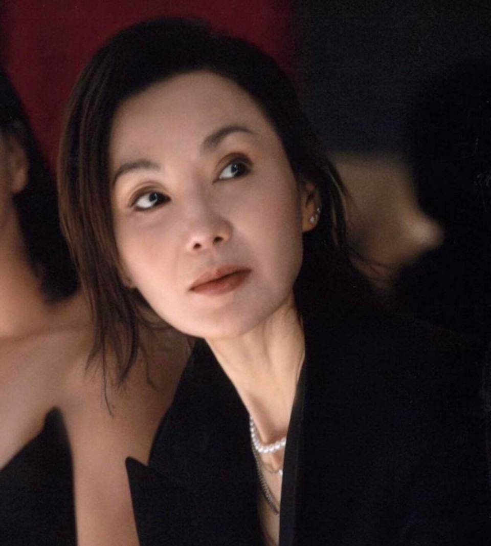 香港知名影后逛平价运动用品店，获网友赞贴地，卷发造型显年轻-第1张图片-旧杳电影网