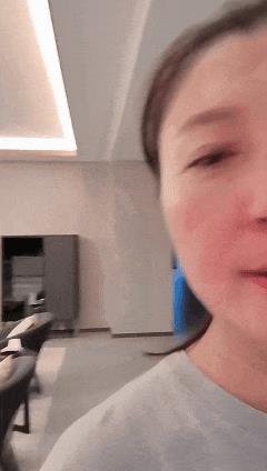 一顿饭11个菜，客厅大得能打球，哭穷的闫学晶害惨“啃老”的儿子-第4张图片-旧杳电影网