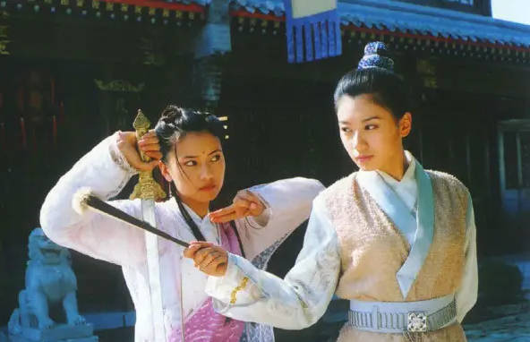 《倚天屠龙记》回忆杀!高圆圆贾静雯晒聚会合照-第5张图片-旧杳电影网 《倚天屠龙记》回忆杀!高圆圆贾静雯晒聚会合照-第5张图片-旧杳电影网