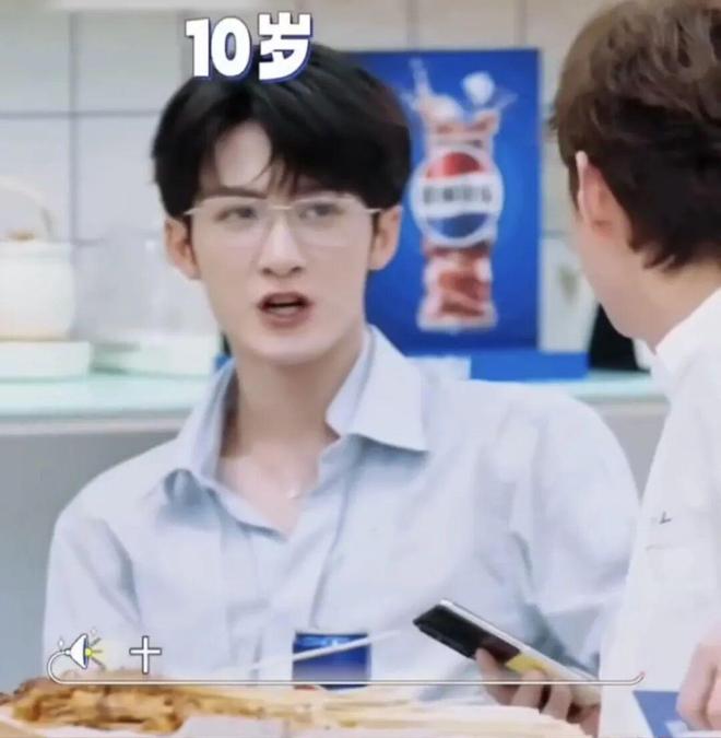 檀健次恋情曝光：女方2006年生，男方35岁，两人相差16岁。司晓迪被曝是捞女，向男性兜售隐私照换取钱财来维持“精致生活”。-第102张图片-旧杳电影网