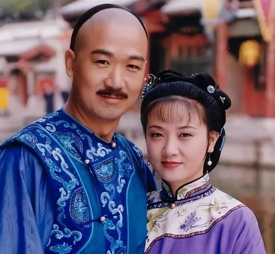 邓婕：继子不省心，丈夫张国立打工还债不回家，她仍困于离婚协议-第3张图片-旧杳电影网