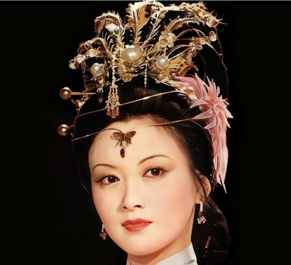 邓婕：继子不省心，丈夫张国立打工还债不回家，她仍困于离婚协议-第11张图片-旧杳电影网