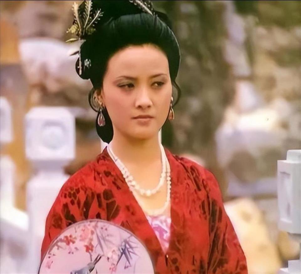 邓婕：继子不省心，丈夫张国立打工还债不回家，她仍困于离婚协议-第21张图片-旧杳电影网