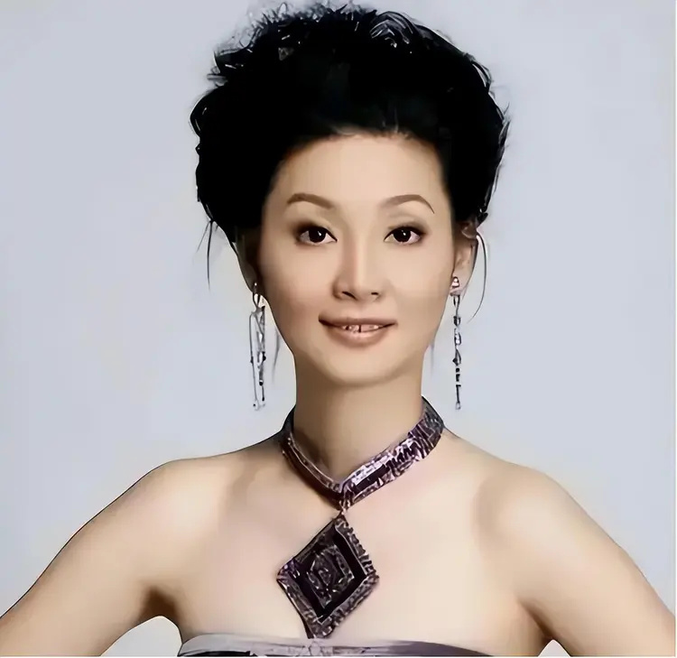 冯小刚小心思藏不住了 , 徐帆回应离婚5个月后 , 他的举动揭真相-第6张图片-旧杳电影网