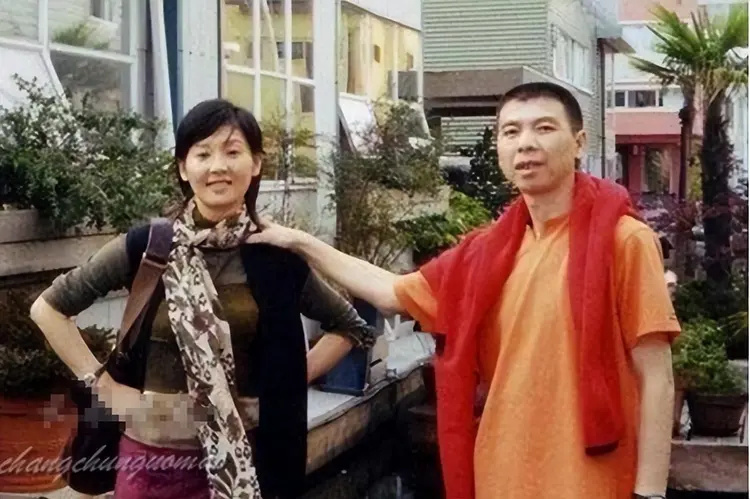冯小刚小心思藏不住了 , 徐帆回应离婚5个月后 , 他的举动揭真相-第14张图片-旧杳电影网