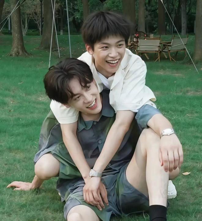 usmile签约梓渝！樊振东的粉丝怎么看？-第3张图片-旧杳电影网