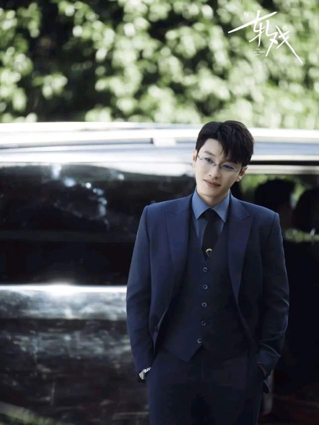 相爱15年，终于等到老公全网爆红了，她是真值得！-第1张图片-旧杳电影网